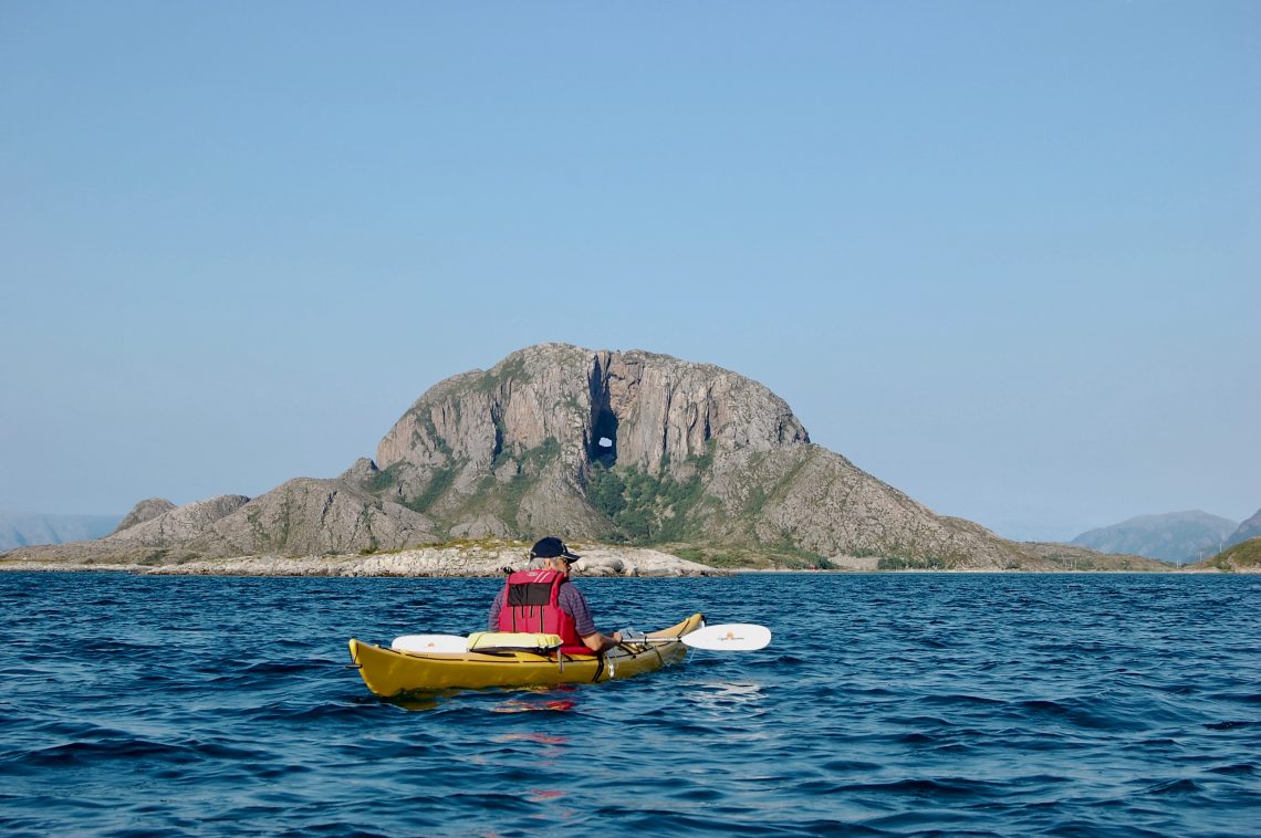 Kajakk og Torghatten